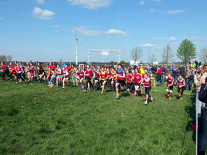 开云esports-冬奥体验中心开放吸引大量青少年参与，冬奥会体验中心